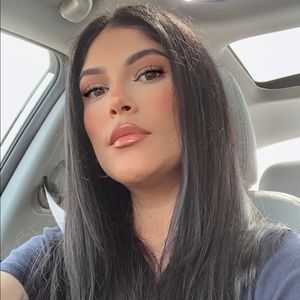 Meet your Posher, Lizet